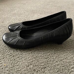 Nurture Shoes Women’s Size 7.5M Slip‎ On Black
